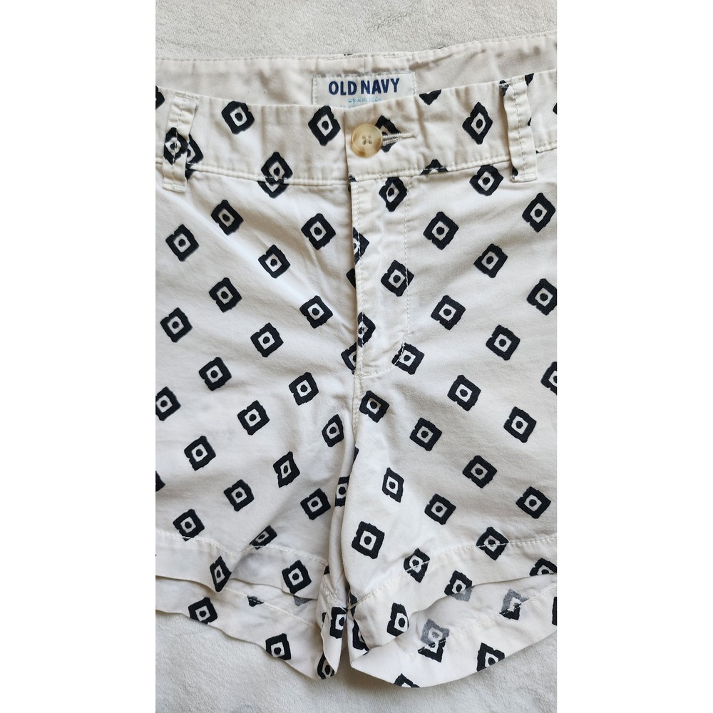 Old Navy Womens Ivory Black‎ Geometric Diamond Print Chino Shorts Size 10 - Picture 3 of 6